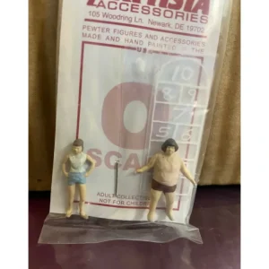 Figures-A1588 - 2 Girls Playing Hopscotch - Quality Trains and Accessories Galore