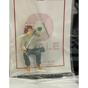 Figures-A1540 - Construction Worker Drinking - Quality Trains and Accessories Galore