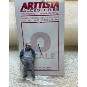 Figures-A1401 - Engineer Standing - Quality Trains and Accessories Galore