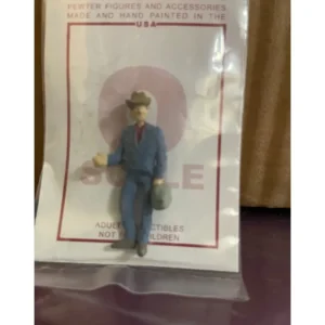 Figures-A1179 - Hitchhiking Man - Quality Trains and Accessories Galore