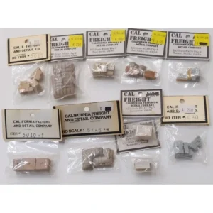 Cal Freight Lot of 10 HO Crates, Sacks, Boxes, Blocks ect Accessories - Quality Trains and Accessories Galore