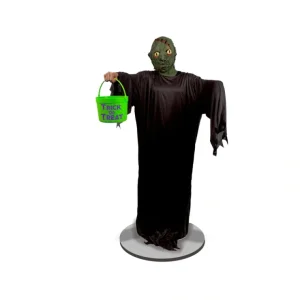 Figures-1930070 - TRICK OR TREATERS FIGURE PACK - Quality Trains and Accessories Galore